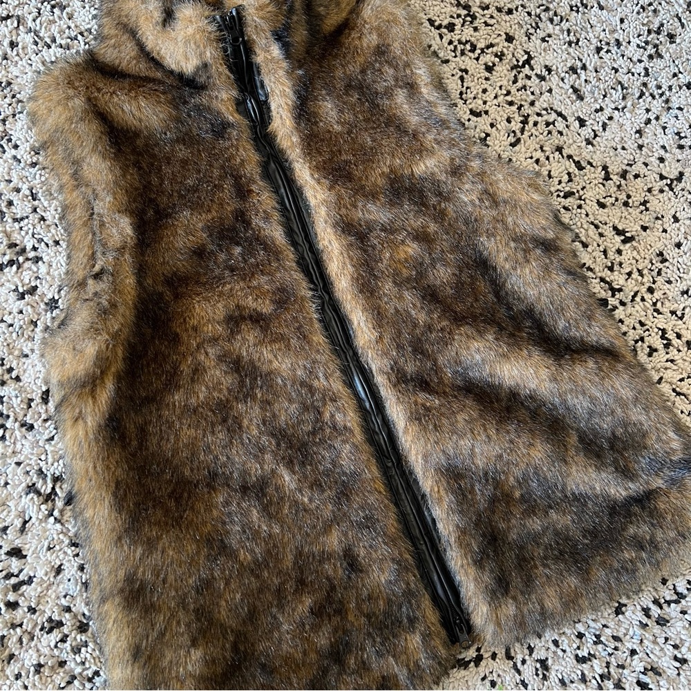 Newport News Faux Fur Vest Brown Tan Full Zip Women’s Size Large - Picture 3 of 12